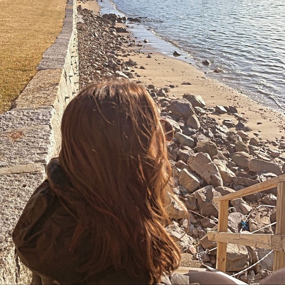 Meet your Posher, E - Picture 1 of 1